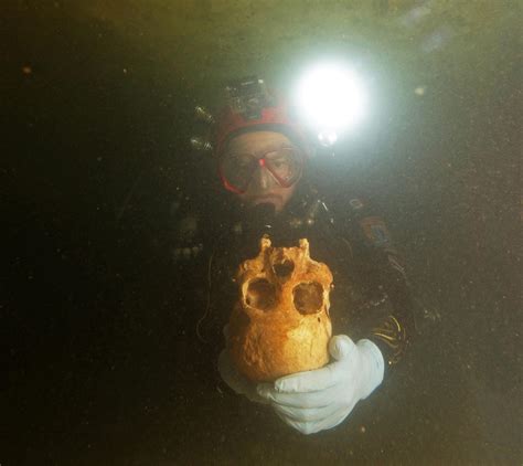 9,900-Year-Old Skeleton Discovered in Submerged Mexican Cave Has a Distinctive Skull