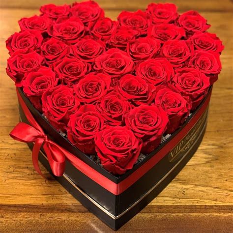 LARGE Heart Flower Box (long lasting roses) - Vegas Flowers Delivery