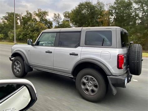 Video: Iconic Silver Bronco Big Bend 4-Door With MIC Hardtop | Bronco6G - 2021+ Ford Bronco ...