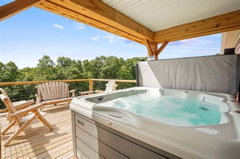 7 Hocking Hills Cabins with Hot Tubs for a Revitalizing Getaway