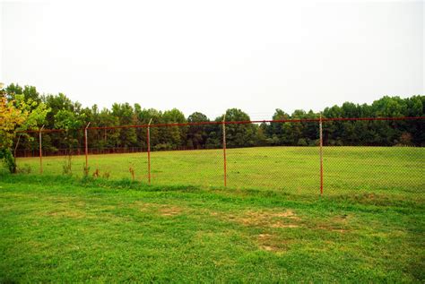 Fence and Grass by ArtmasterRich on DeviantArt