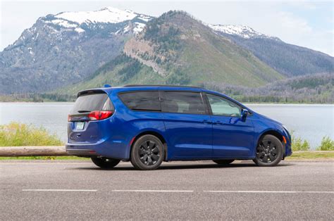 Review update: 2019 Chrysler Pacifica Hybrid is the ultimate family ...