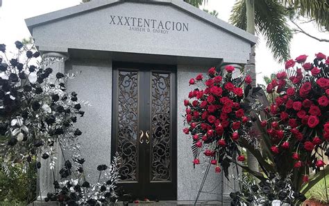 XXXTentacion Mausoleum Photo: Rapper's Mother Shares Picture of Burial Site