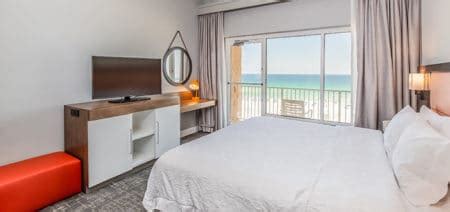 Hotel Rooms | Hampton Inn | Pensacola Beach, Florida