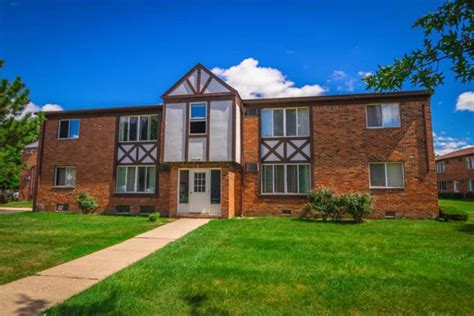 Lexington Village - 32000 Concord Dr | Madison Heights, MI Apartments ...