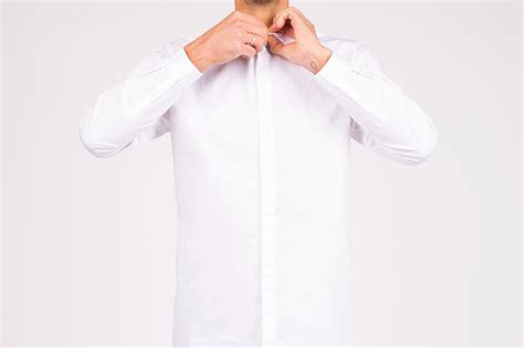 Fotos gratis : hombre, blanco, Moda, ropa de calle, collar, smoking, textil, cuello, mínimo ...