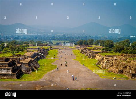 Avenue of the Dead, Teotihuacan, Mexico Stock Photo - Alamy