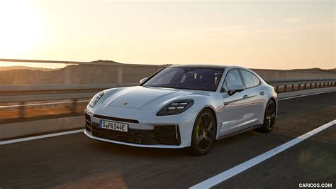 2025 Porsche Panamera 4S E-Hybrid | Front Three-Quarter