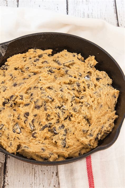 Salted Caramel Filled Oreo Chocolate Chip Skillet Cookie - Annie's Noms