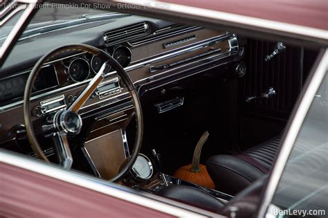 1965 Grand Prix Interior - bmp-online