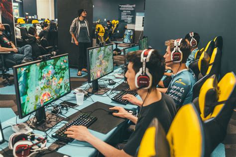 4 esports infrastructure models for college teams