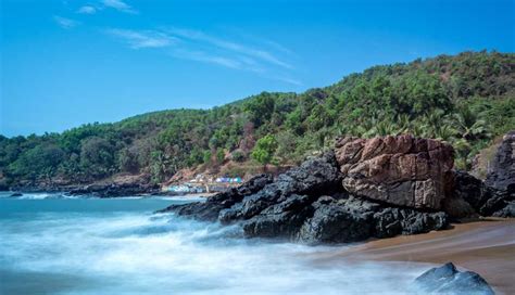 6 Breathtaking Beautiful Beaches To Explore in Karnataka - lifeberrys.com