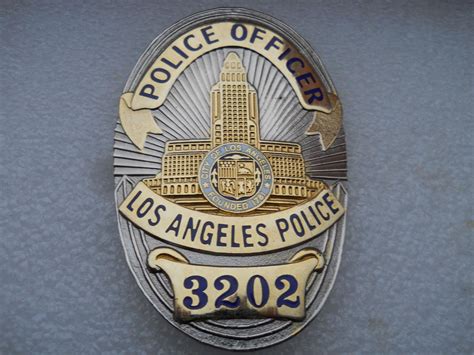 COLLECTORS' POLICE BADGE LOS ANGELES POLICE DEPT. OFFICER PIN SHIELD ...