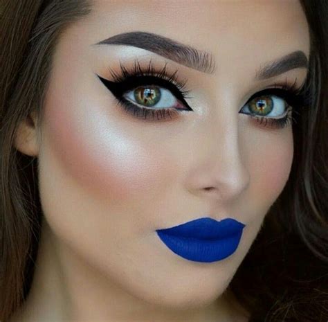 Make up | Blue lipstick makeup, Lipstick makeup, Blue lipstick