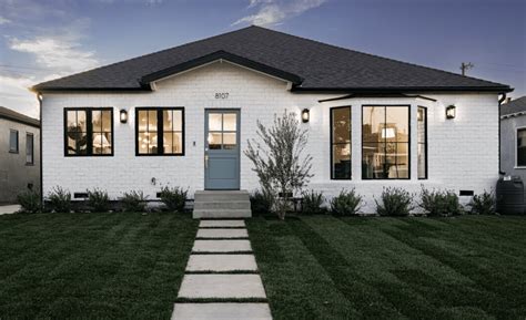 Wanting The White House Black Trim Look On The Exterior?