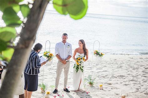 Beachfront Destination Elopement to Antigua | Keyonna Beach