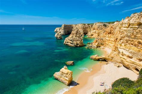 Praia da Marinha: the Complete Guide to the #1 Beach of the Algarve