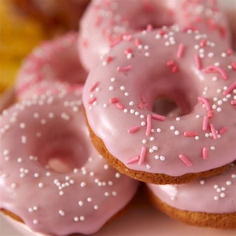 Galentines day donuts - pink donuts - Valentines ideas - baking tips ...