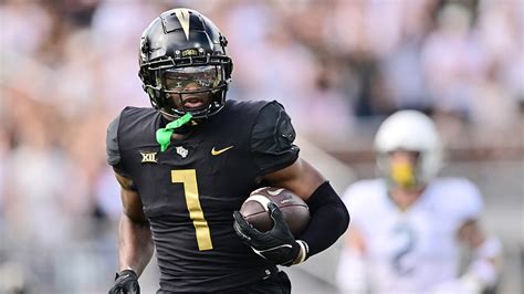 UCF receiver blows kiss to Oklahoma sideline while running for 86-yard ...