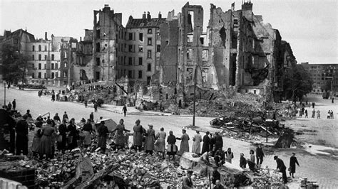 VE Day: The fall of Nazi Berlin in pictures - BBC News