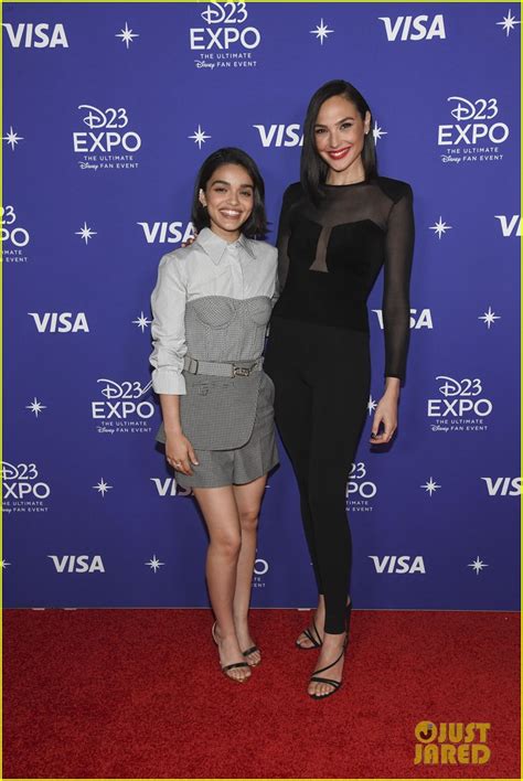 Photo: rachel zegler gal gadot snow white halle bailey d23 26 | Photo ...