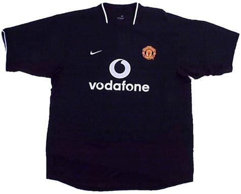 Manchester United Jerseys: 2004-2005 black and white away jersey picture