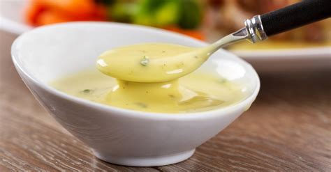 Simple Béarnaise Sauce – 12 Tomatoes