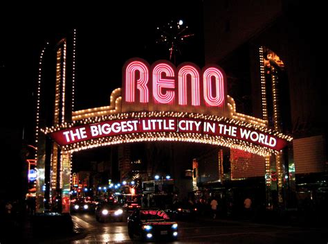 Reno Arch at Night | The famous Reno archway across the main… | Flickr