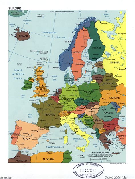 Mapa político grande de Europa, con las marcas de las capitales y principales ciudades - 2001 ...