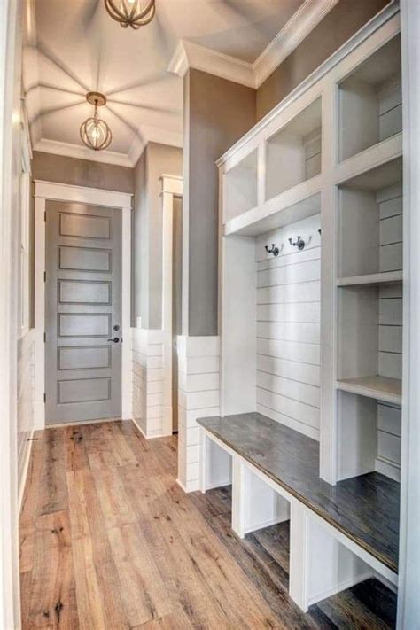 Organized and Inviting Mudroom Decor