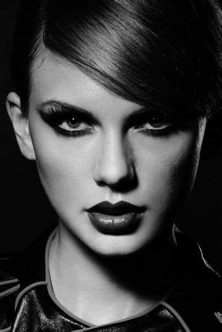 Download A Taylor Swift Black and White Portrait Wallpaper