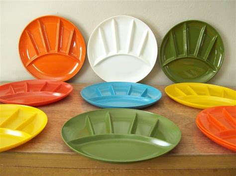 Vintage Plastic Divided Picnic Plates