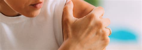 Frozen Shoulder: Causes, Diagnosis, and Treatment - RBH