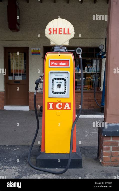 Old fashioned Shell Petrol pump Stock Photo - Alamy