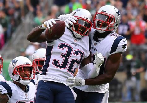 Report: Devin McCourty, Patriots Agree to Two-Year Extension - Sports ...