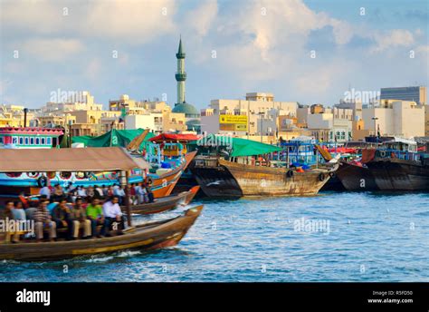 UAE, Dubai, Deira across Dubai Creek Stock Photo - Alamy