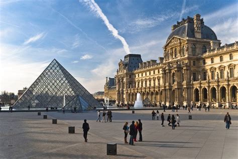 Museo del Louvre - Uno de los museos más visitados del mundo - París