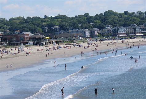 Visit Easton's Beach In Rhode Island For A Day Of Timeless Fun