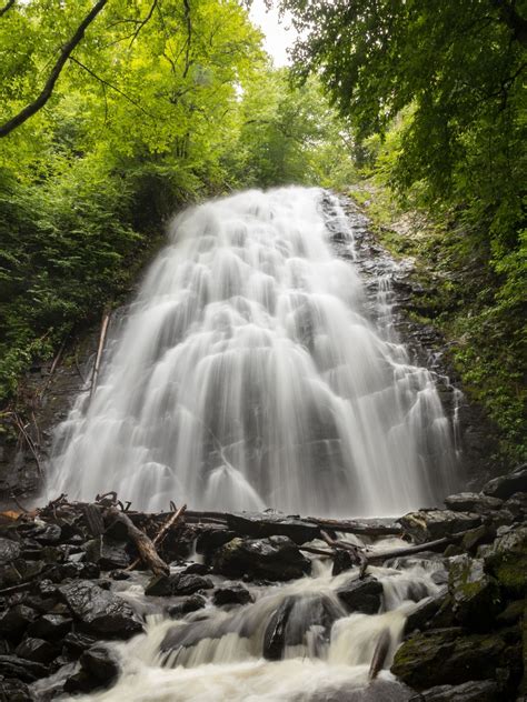 20 BEST Waterfalls in North Carolina To Visit