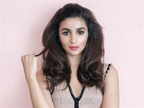 Alia Bhatt Hair Looks: 15 Best Iconic Hairstyles of Alia Bhatt