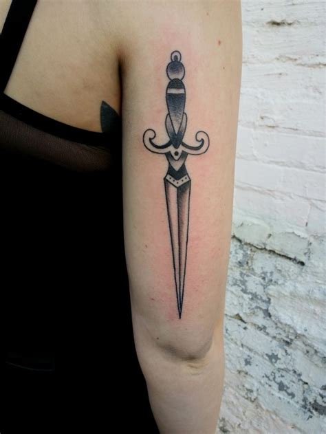 Beautiful simple dagger tattoo | Dagger tattoo, Traditional tattoo ...