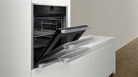 Neff N70 Built-In Electric Single Oven B57CR22N0B