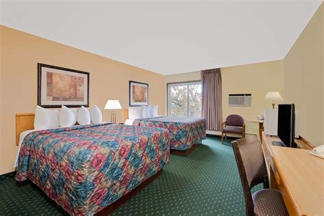 Days Inn by Wyndham International Falls | International Falls, MN Hotels