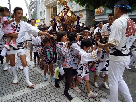 Lost in Japan...: O Mikoshi Festival!