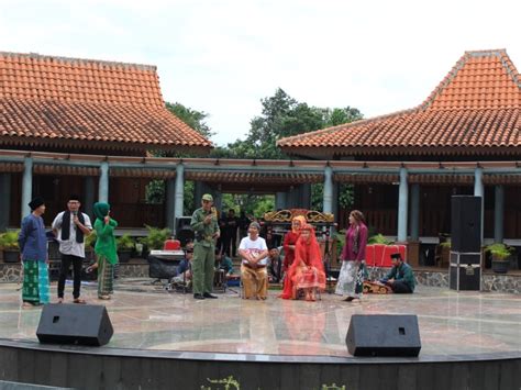 Mengenal Kampung Budaya Betawi Setu Babakan | Tagar