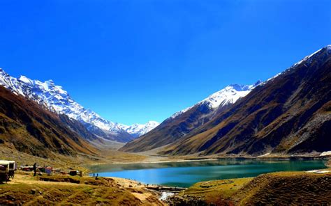 15 of the Most Beautiful Lakes in Pakistan | Zameen Blog