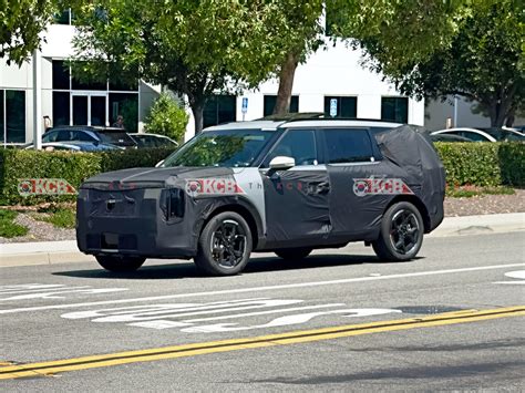 next-gen kia telluride spied - Korean Car Blog