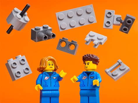 Build a Space Station together | LEGO.com for families