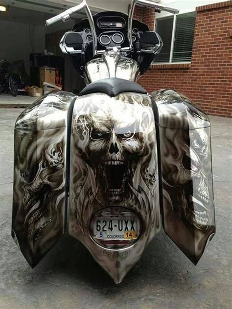 Cool Skull Design | Custom paint motorcycle, Motorcycle painting, Motorcycle paint jobs