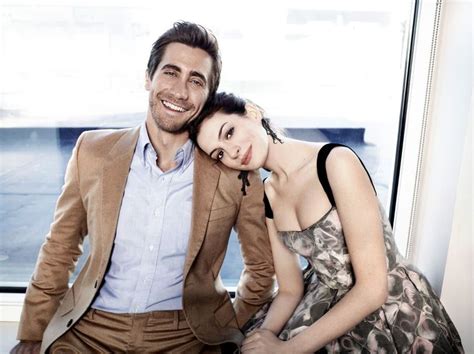 Jake Gyllenhaal and Anne Hathaway photographed by James White | Peliculas